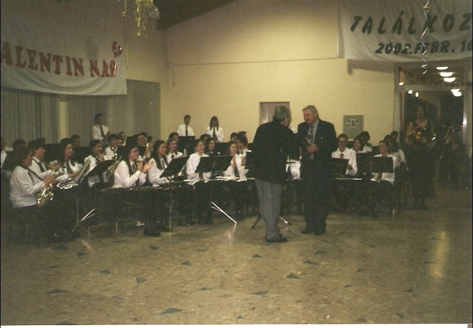 2001 – Valentin - 4